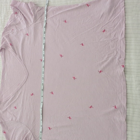 Old Navy Cotton V-neck Tee with Novelty Flamingo 🦩 print Closet Staple Sz XL - Picture 3 of 5